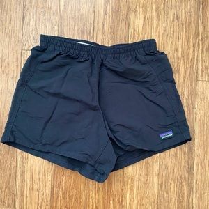 black patagonia baggy short